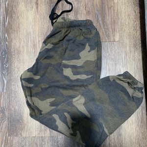 Pink camo classic jogger size L!